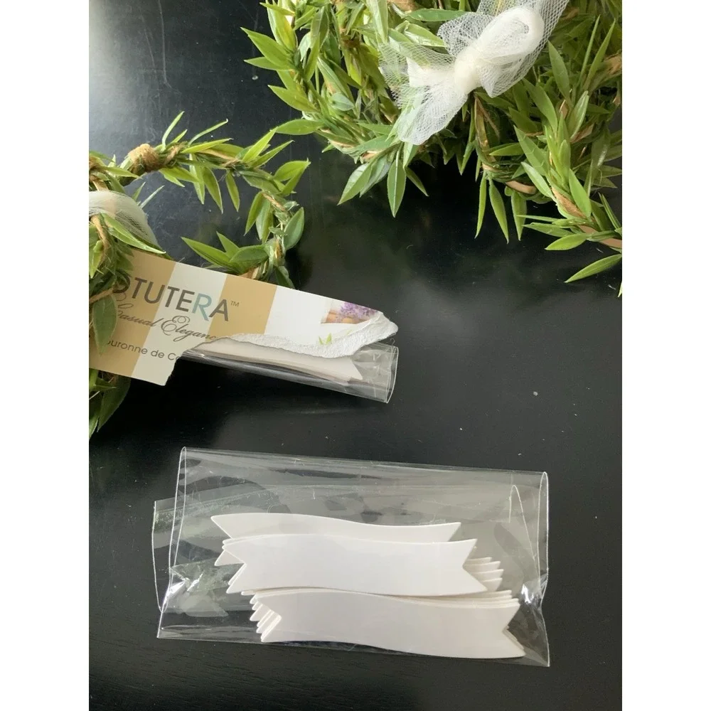 New Place Card Wreaths 24 With 24 Cards David Tutera Entertaining